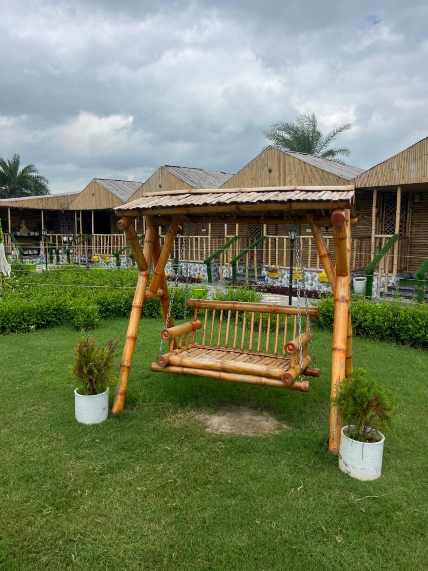 Gopika Resort Vrindāvan Exterior foto